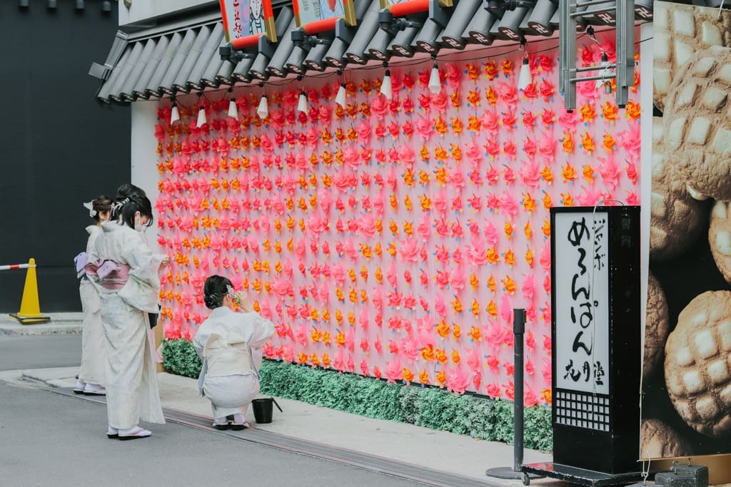 Girls in kimono, Asakusa 