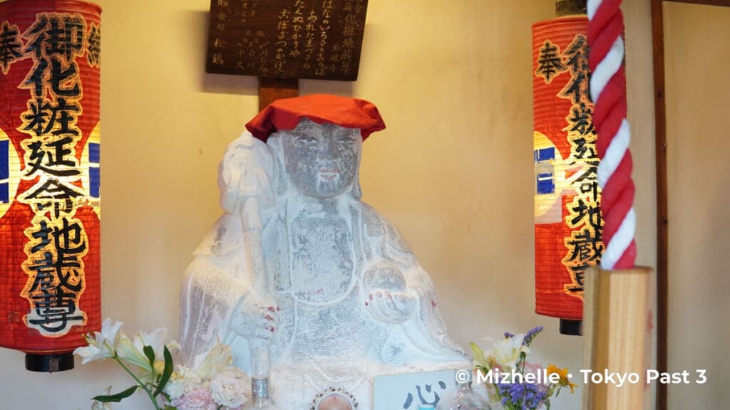 Makeup Jizo at the altar