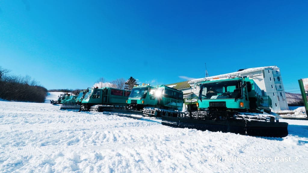 Snowcat vehicles used for the tour