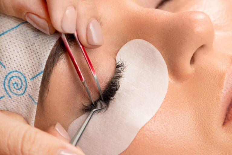 Procedure of eyelashes extension in salon